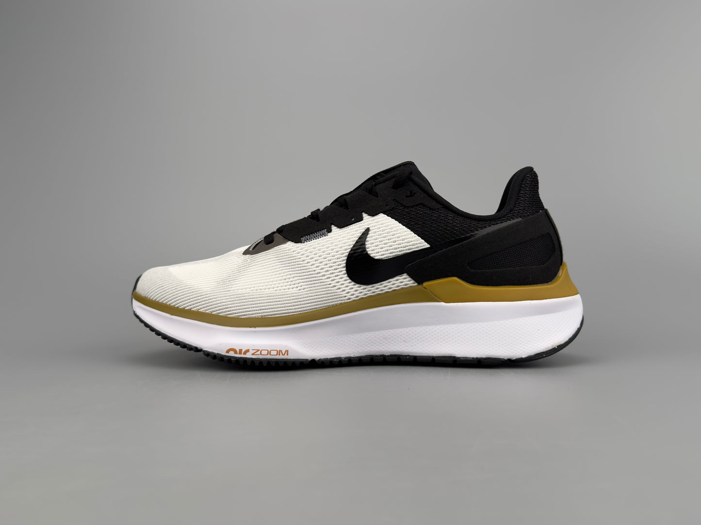 Nike Winflo 8 Running Shoes - White/Black/Gold