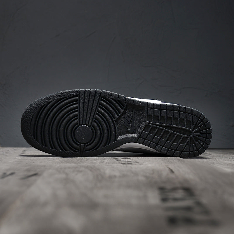 Nike Dunk High "Panda"