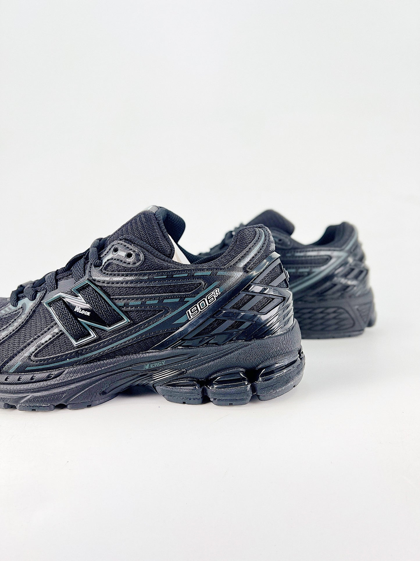 New Balance 1906R Black Phantom