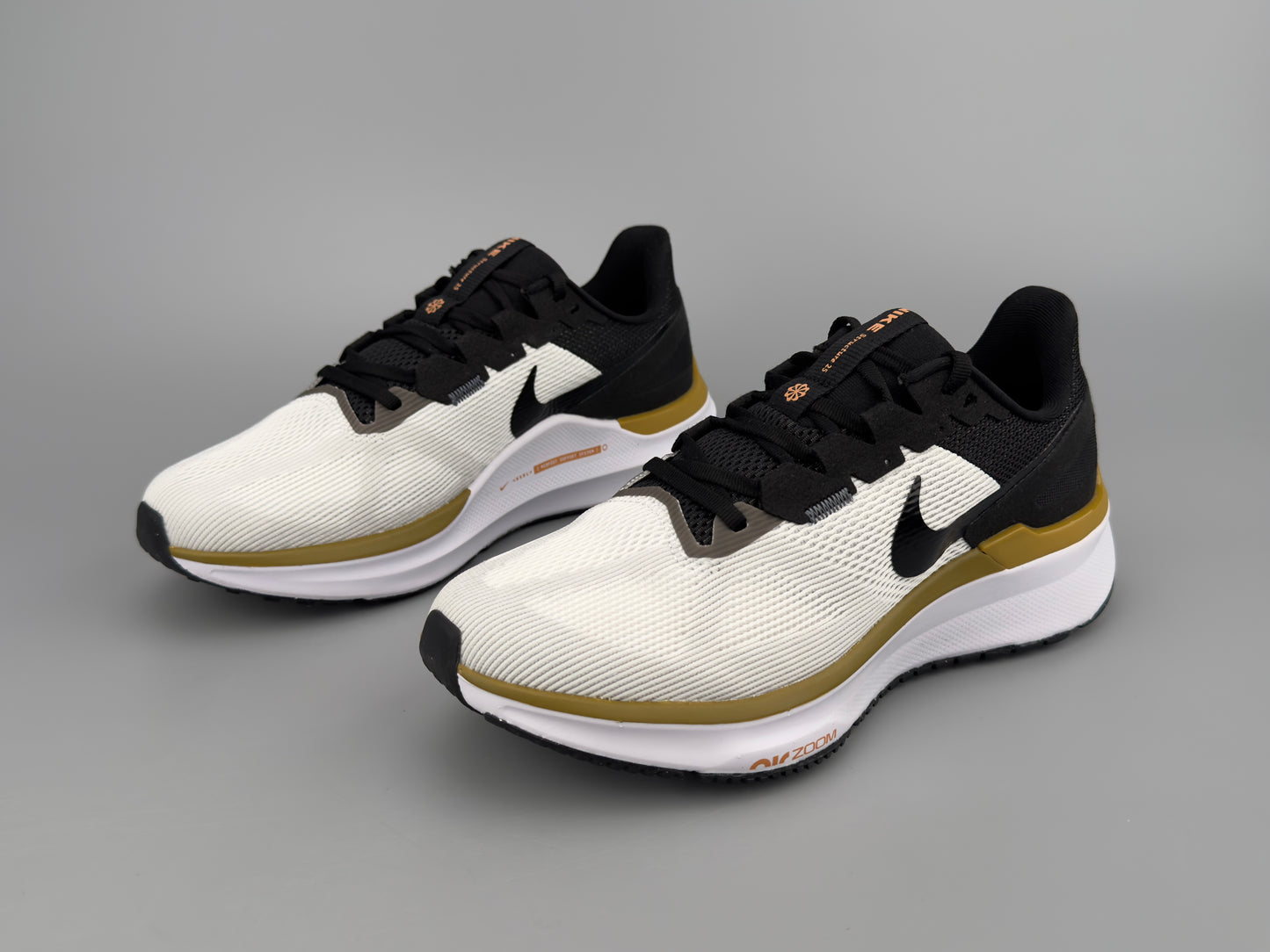 Nike Winflo 8 Running Shoes - White/Black/Gold
