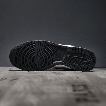 Nike Dunk High "Panda"